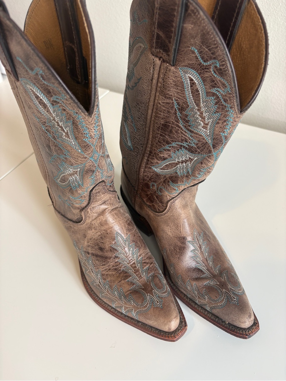 Pre-loved Women’s Justin Boots Brown Leather with turquoise details - Picture 3 of 14
